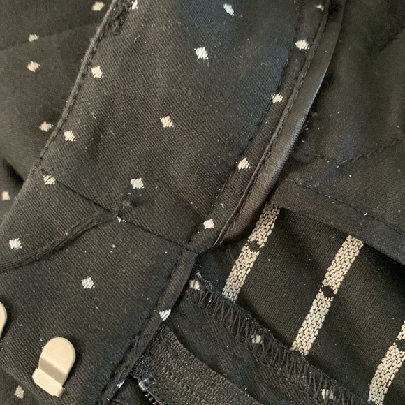 Black with white polka dots capri - Picture 4 of 4